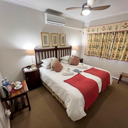 Sundune Guest House โคลเชสเตอร์ ภายนอก รูปภาพ