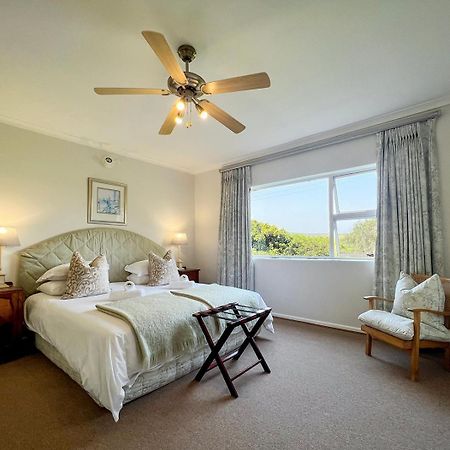 Sundune Guest House โคลเชสเตอร์ ภายนอก รูปภาพ