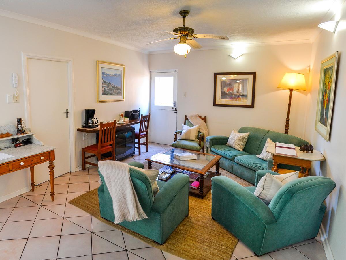 Sundune Guest House โคลเชสเตอร์ ภายนอก รูปภาพ